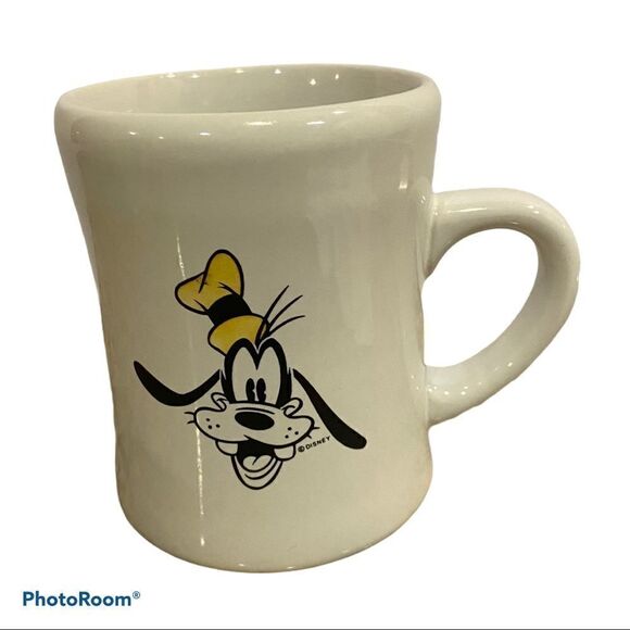 DISNEY GOOFY PORCELAIN MUG BY HIGH WAVE - Picture 1 of 9